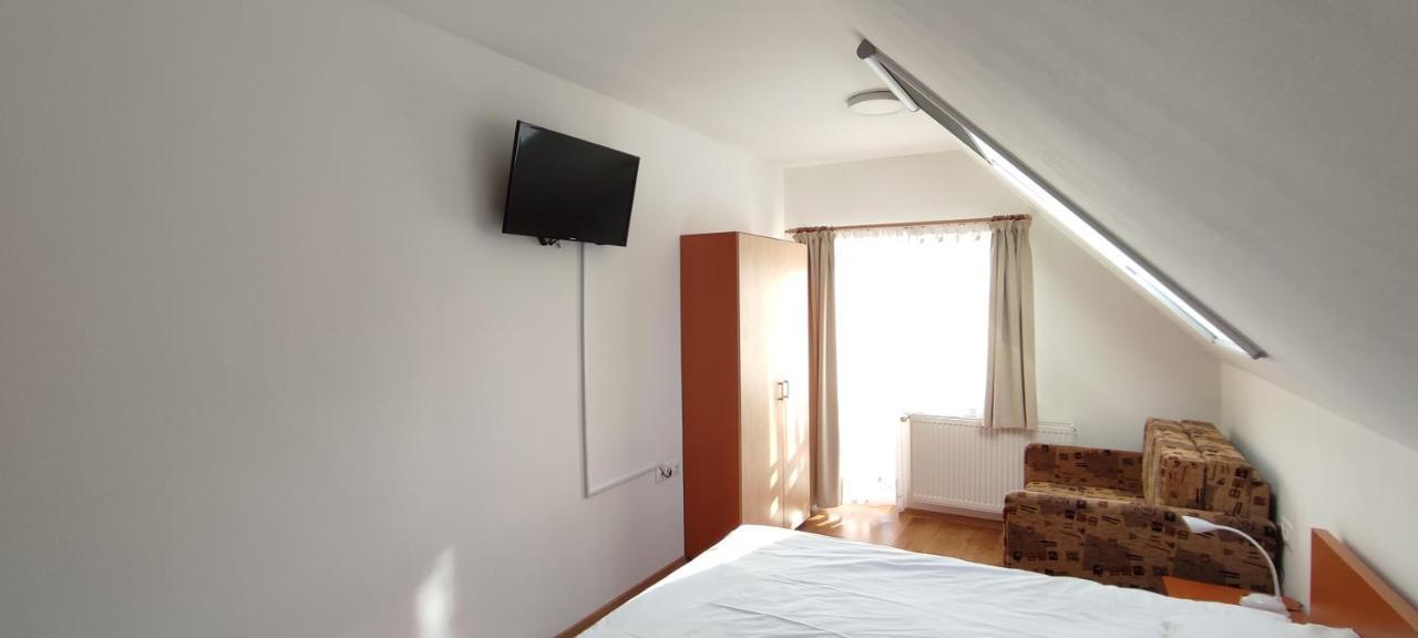 Olt-Part Vendeghaz Hotel Бъйле Тушнад Екстериор снимка