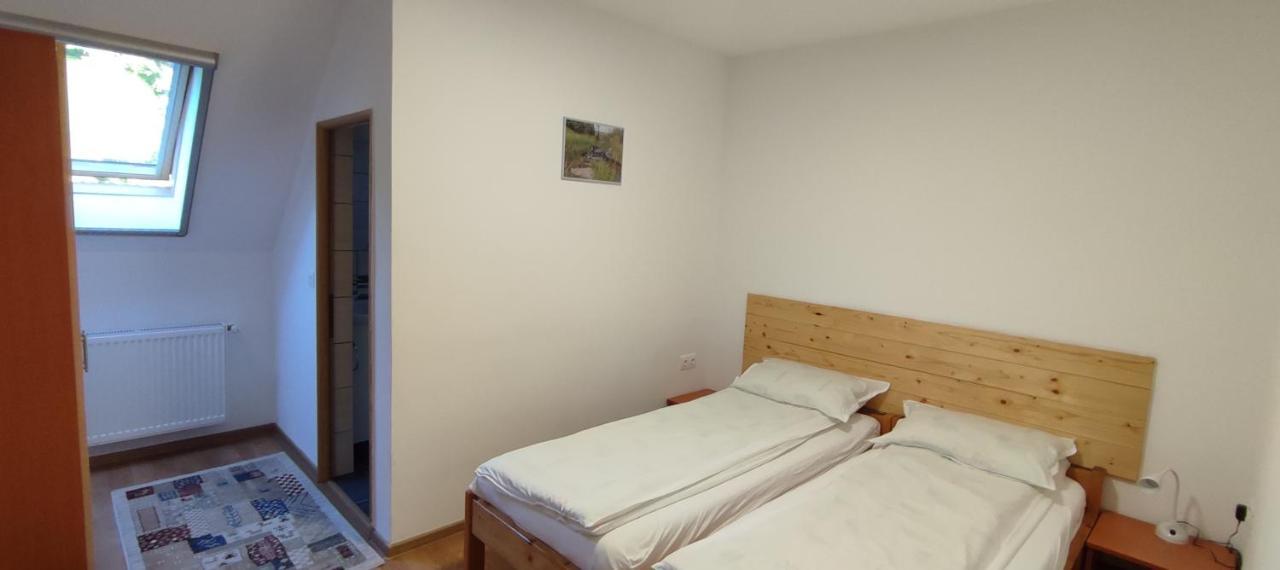 Olt-Part Vendeghaz Hotel Бъйле Тушнад Екстериор снимка